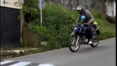 Cum a păcălit un influencer din Brazilia șoferii. A desenat pe șosea un semn care îi forțează să frâneze brusc