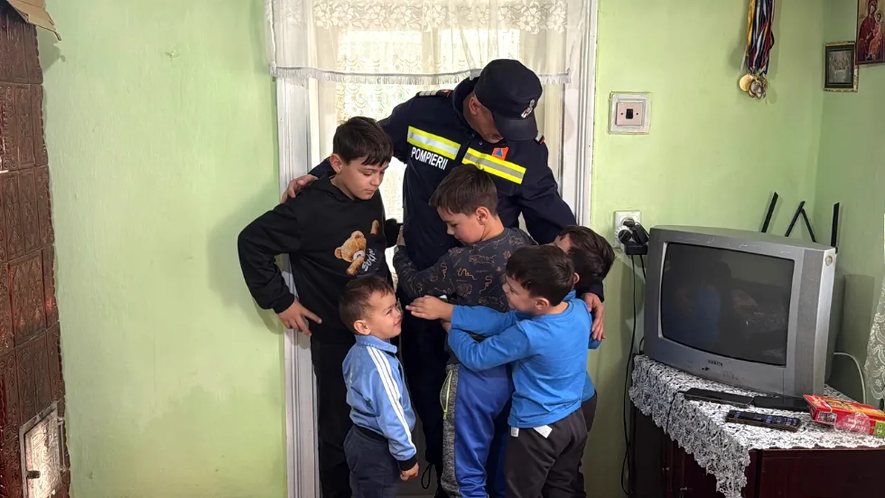 Există Moș Crăciun. Un pompier din Botoșani adăpostește o familie cu șapte copii în casa moștenită de la bunici