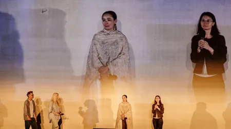 ANONIMUL 2023: Regizoarea de origine japoneză Naomi Kawase, primită cu căldură de 4000 de spectatori la Sfântu Gheorghe