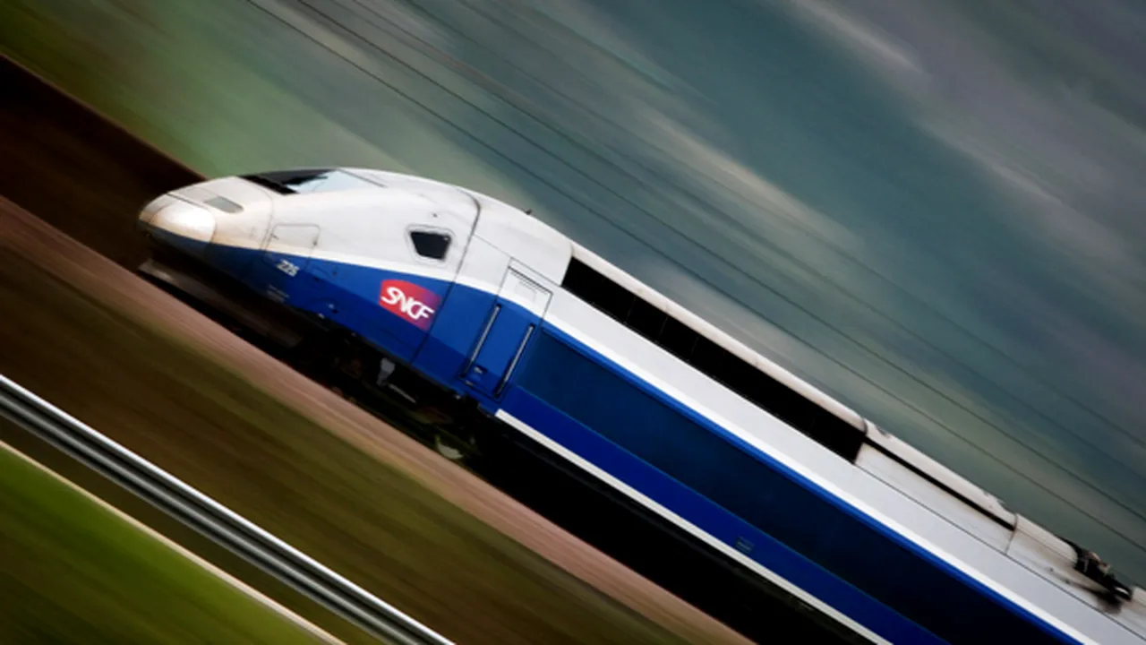 Primul tren de mare viteză Paris-Barcelona va circula din luna decembrie