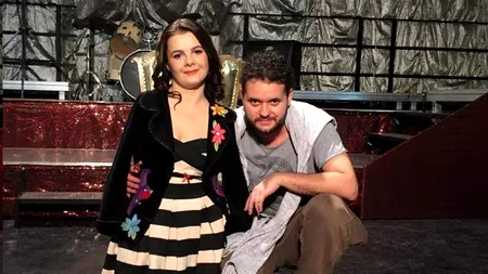 Lecția de viață a lui Lorelai, fetița fără mâini care trăiește fiecare zi ca pe un miracol. 