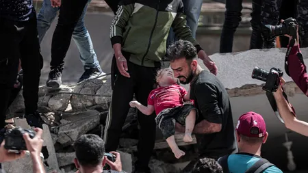 Spitalele din România urmează să trateze 19 copii din Fâșia Gaza / Trei dintre ei sunt diagnosticați cu CANCER