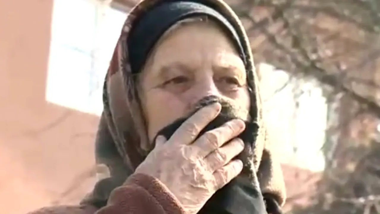 Cum se protejează oamenii de la țară de coronavirus: De la „țuiculița fiartă” la usturoi și basma la gură