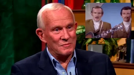 Tom Smothers, un celebru comic american, a murit la 86 de ani. A fost un pionier al satirei televizate