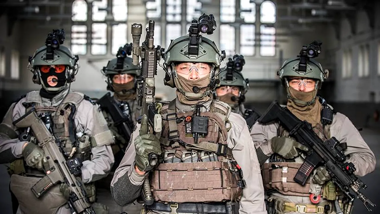 Criminalul român care a înspăimântat Belgia a jurat să-i asasineze pe Nuțu și Sile Cămătaru. A fost extrădat cu un avion militar, înconjurat de 12 luptători înarmați