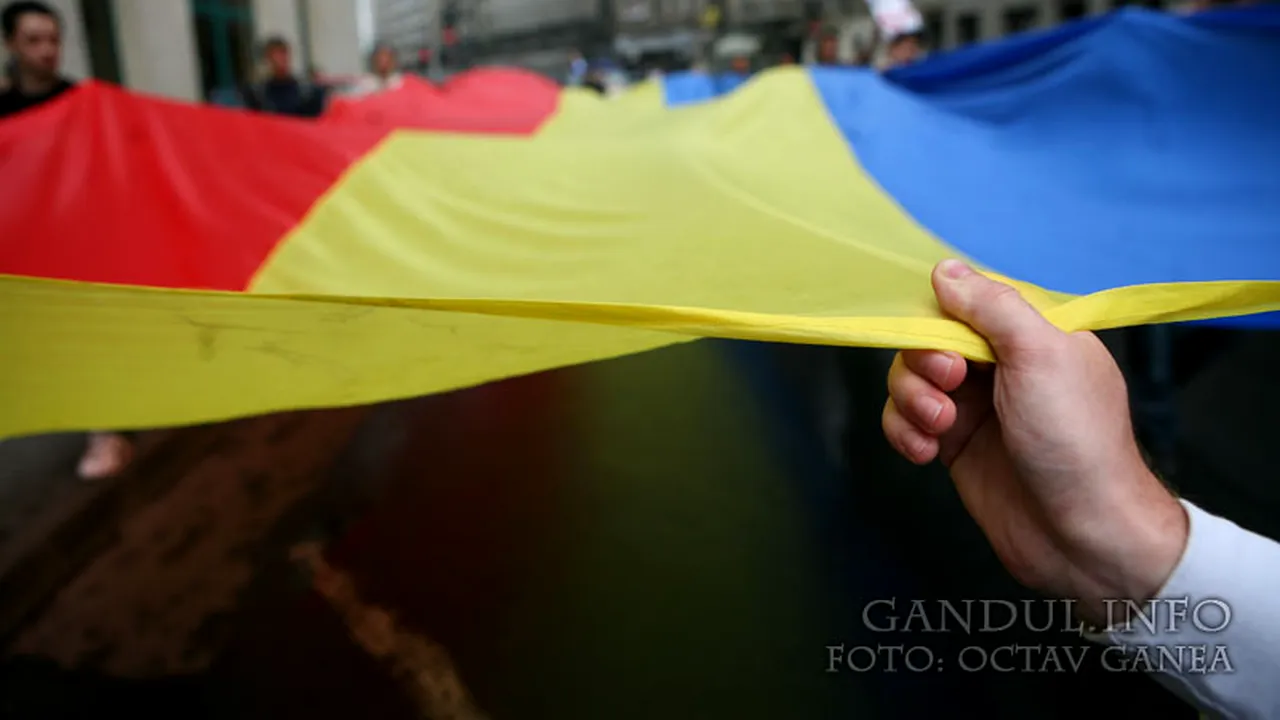 Doi deputați vor ca radiourile și televiziunile să difuzeze în fiecare dimineață imnul