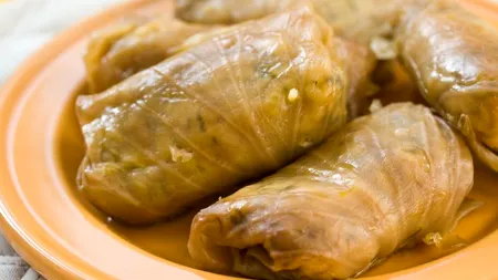 Rețeta de sarmale de post cu ciuperci. Ce ingredient schimbă complet gustul acestui preparat