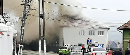Incendiu la o şcoală din Alba. Zeci de elevi şi profesori au fost evacuaţi (VIDEO)