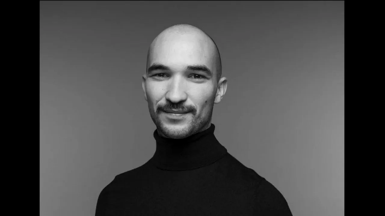 INTERVIU – Fotograful Mihai Șovăială și construcția primului aeroport internațional în România postcomunistă