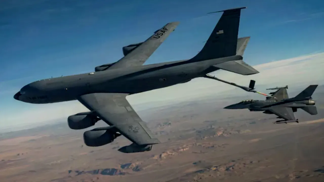 BoardingPass: Cinci avioane cisternă americane au decolat din România și se îndreaptă spre Orientul Mijlociu