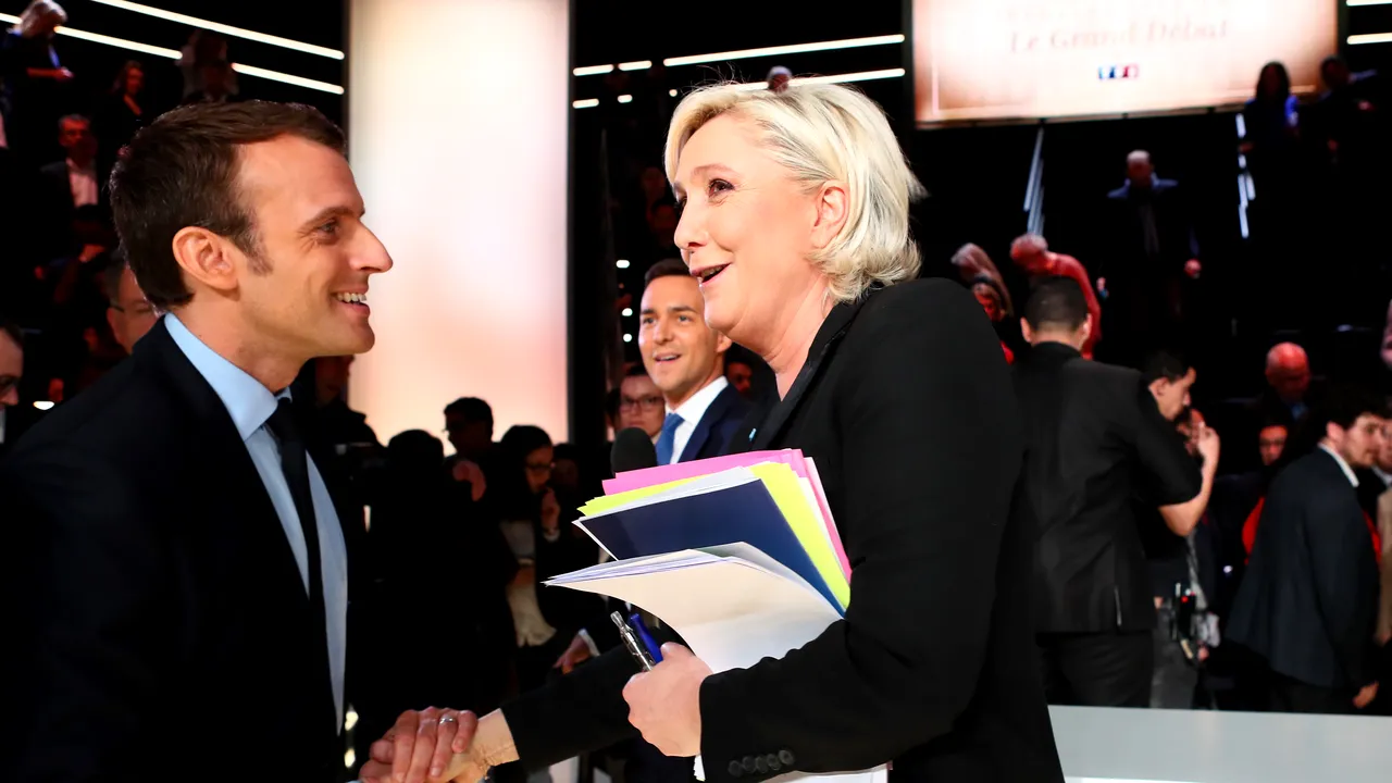 Acuzații dure în dezbaterea finală Macron - Le Pen: „Francezii au dreptul să nu fie luați drept imbecili
