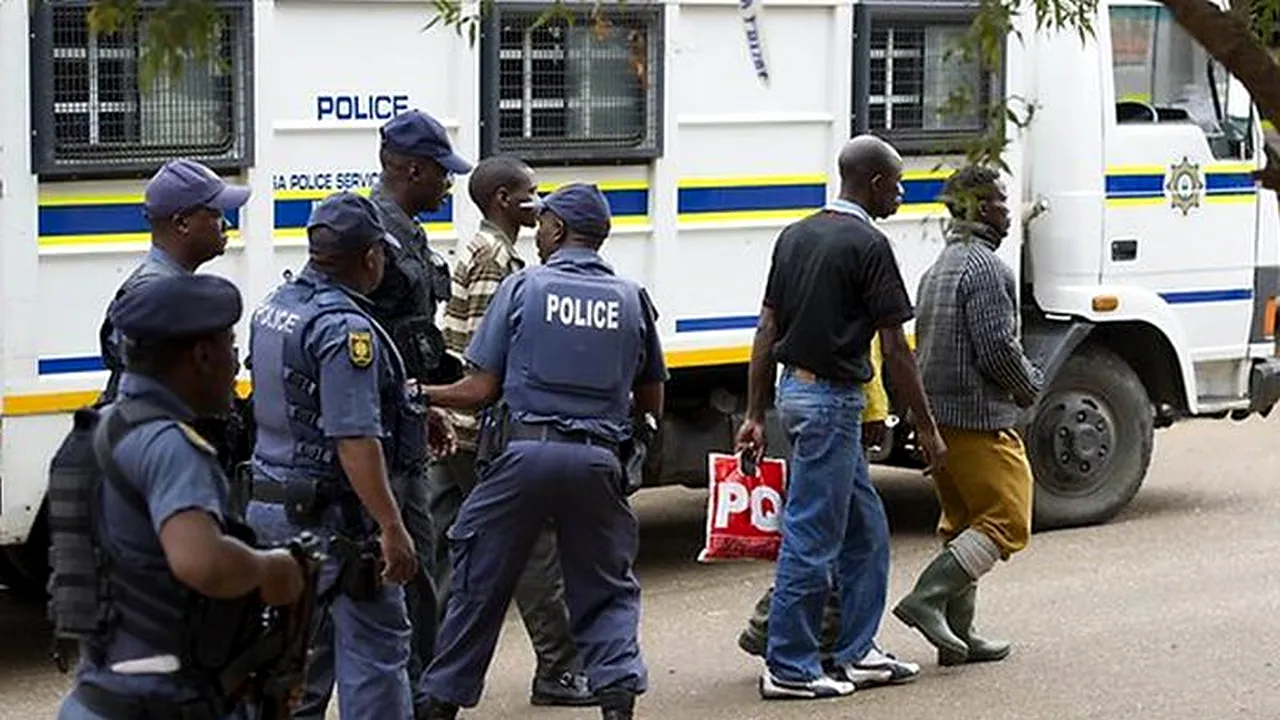 Un polițist sub acoperire a fost torturat 30 de ore de colegi