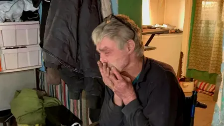 A izbucnit în LACRIMI când a primit un ajutor neașteptat în prag de Crăciun: „Îmi dați curaj să merg mai departe”