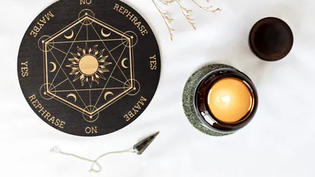 Horoscop 17 noiembrie 2025. TAURII devin precauți la locul de muncă