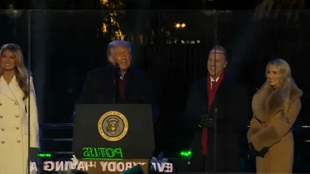Sărbătoare la Casa Albă: Donald Trump și Prima Doamnă Melania aprind luminile bradului de Crăciun