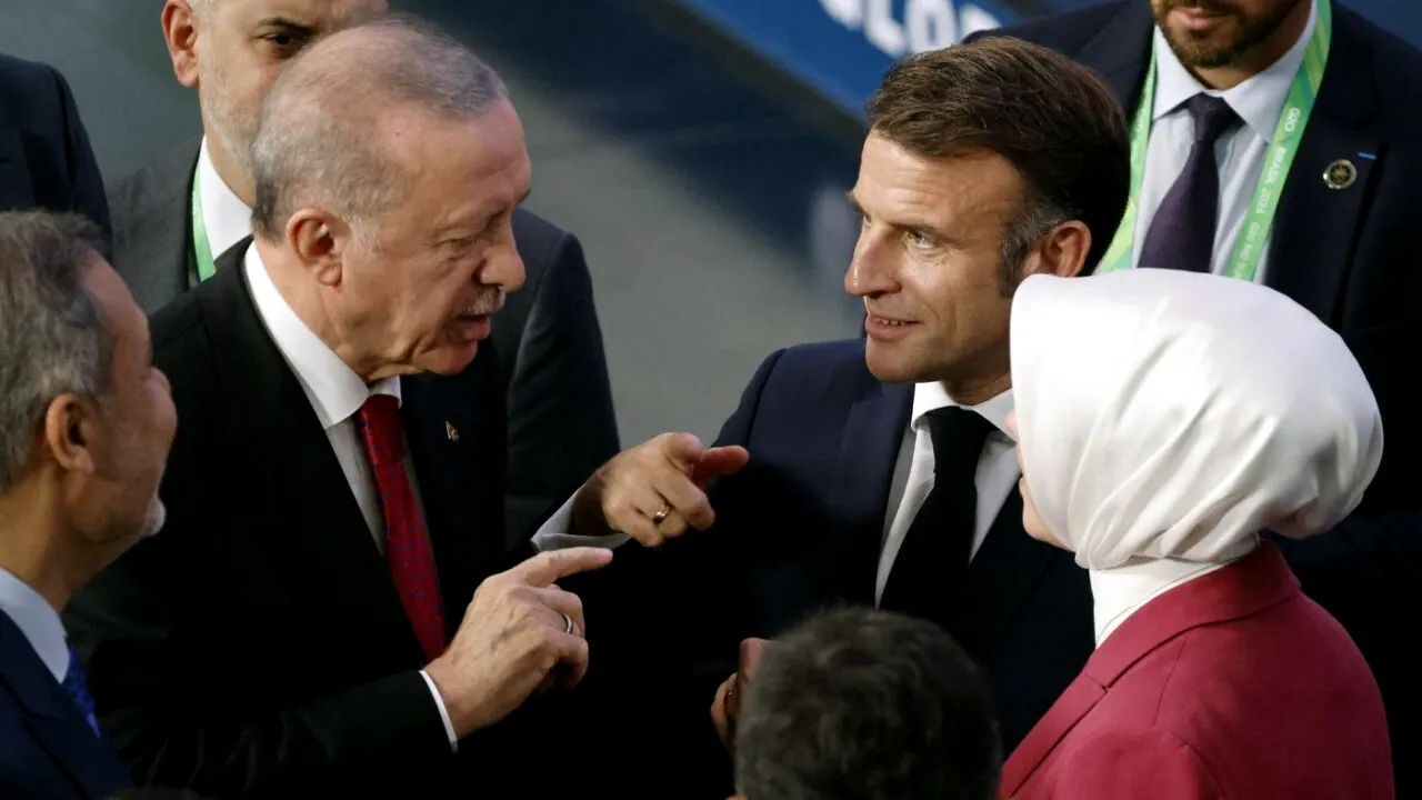 Liderii Franței și Turciei cer tranziție pașnică în SIRIA și formarea unui guvern de uniune națională