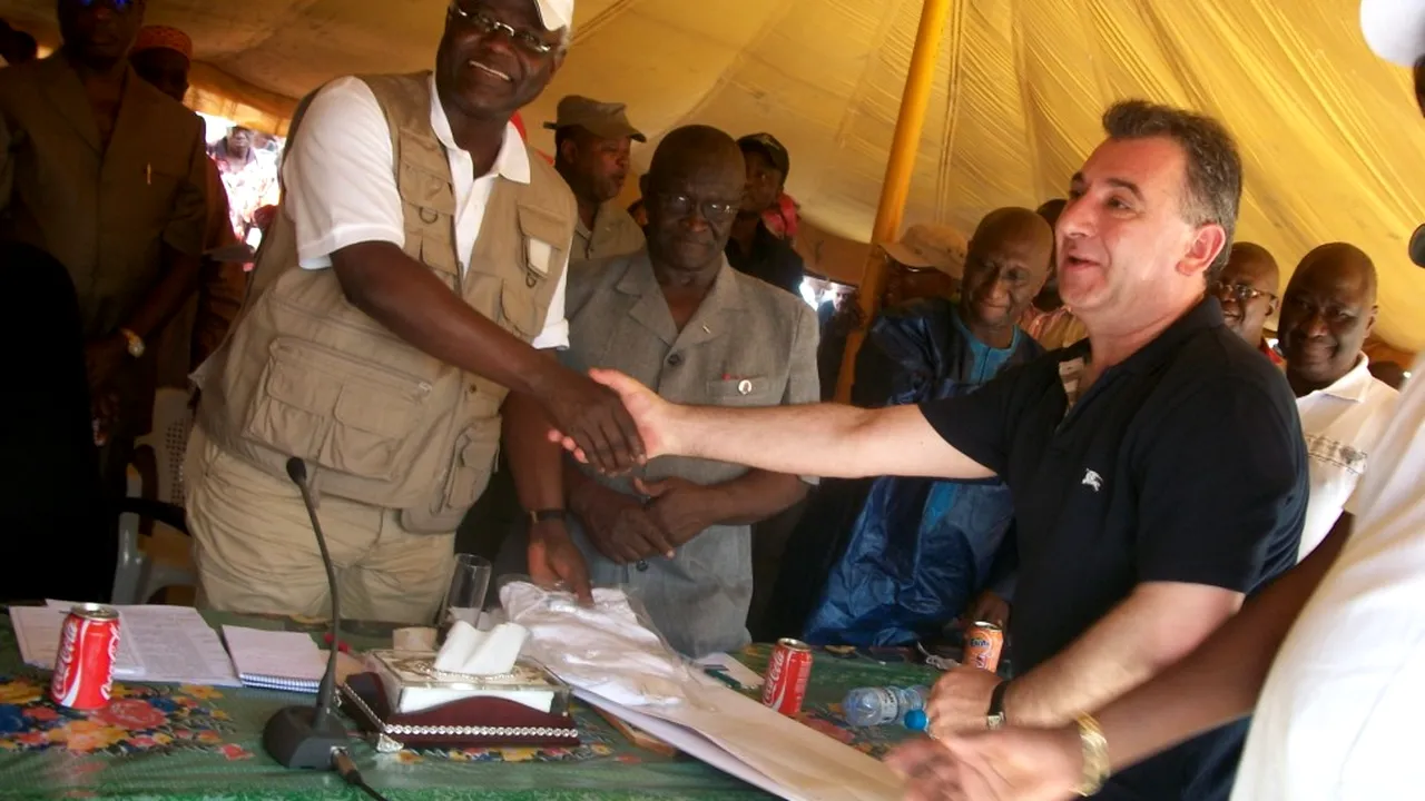 O firmă chineză încearcă să recupereze 700 milioane de dolari de la o firmă deținută de Frank Timiș. Decizia va fi luată la Londra