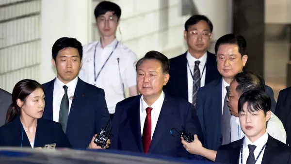 Fostul președinte al Coreei de Sud Yoon Suk Yeol a fost plasat în AREST preventiv pentru încercarea sa de a impune legea marțială