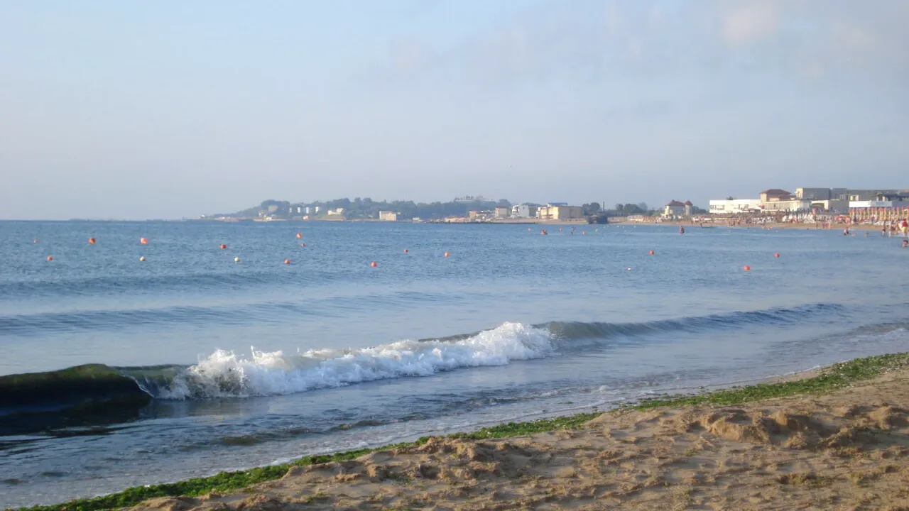 Apa Mării Negre s-a răcit brusc, sâmbătă, 23 august 2025. De ce are loc acest fenomen