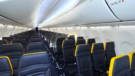 O mare companie aeriană internațională face angajări în România. Lista orașelor în care trebuie să mergi