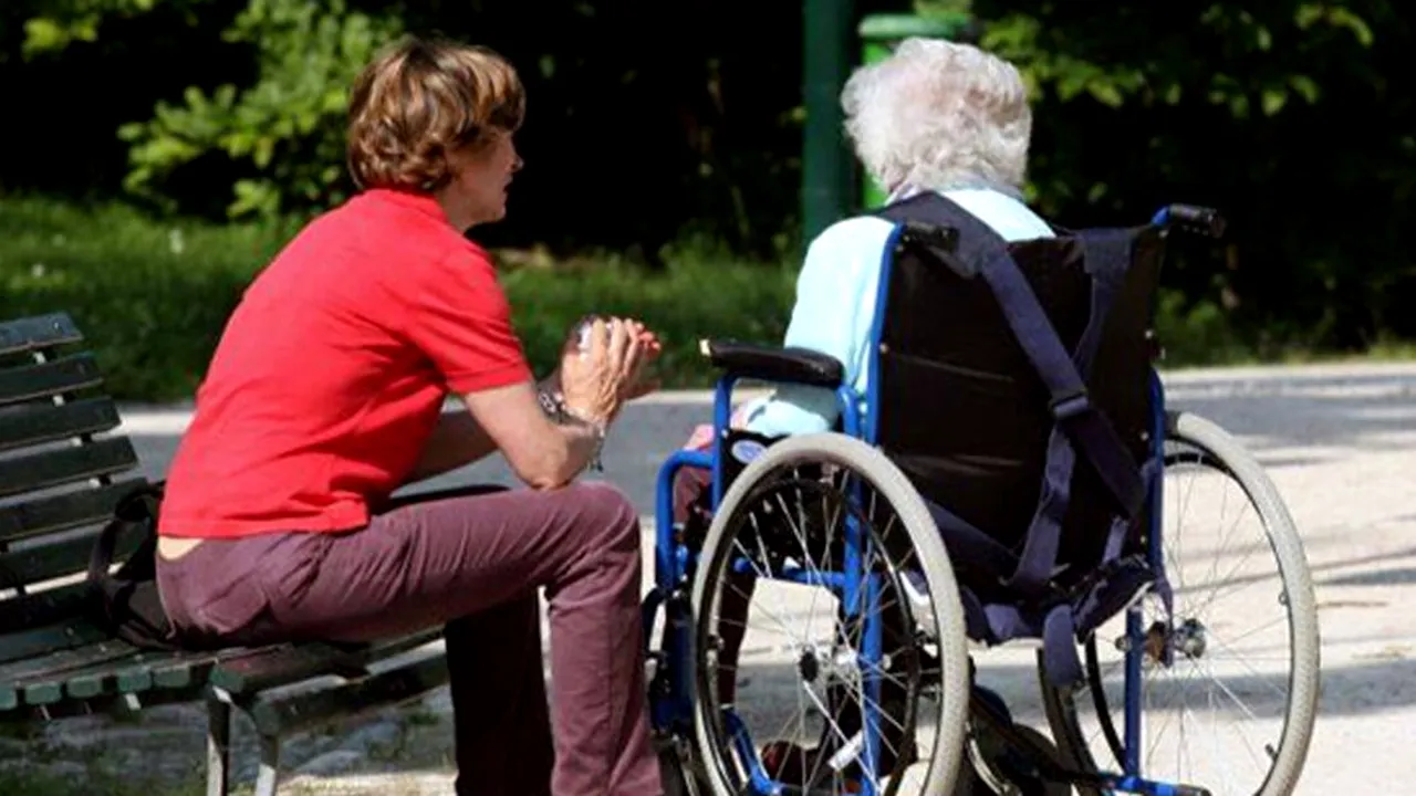 Din cauza taxelor tot mari, italienii preferă să angajeze LA NEGRU badante românce. Autoritățile de la noi vor să le aducă înapoi în țară