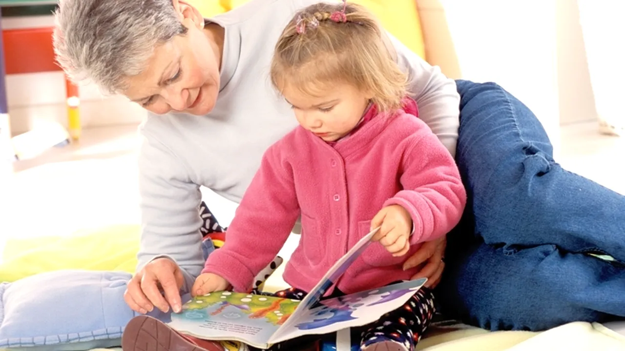 STUDIU. Copiii crescuți de bunici sunt predispuși la obezitate