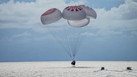 Primul echipaj format exclusiv din astronauți civili a revenit în siguranță pe Pământ. Cine sunt cei patru turiști ai capsulei SpaceX