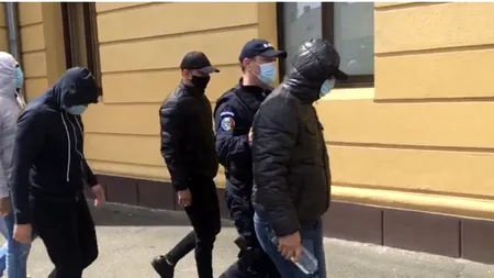 Primele rețineri în dosarul polițiștilor rutieri șpăgari din Sibiu. Au fost făcute și mai multe percheziții, în acest caz