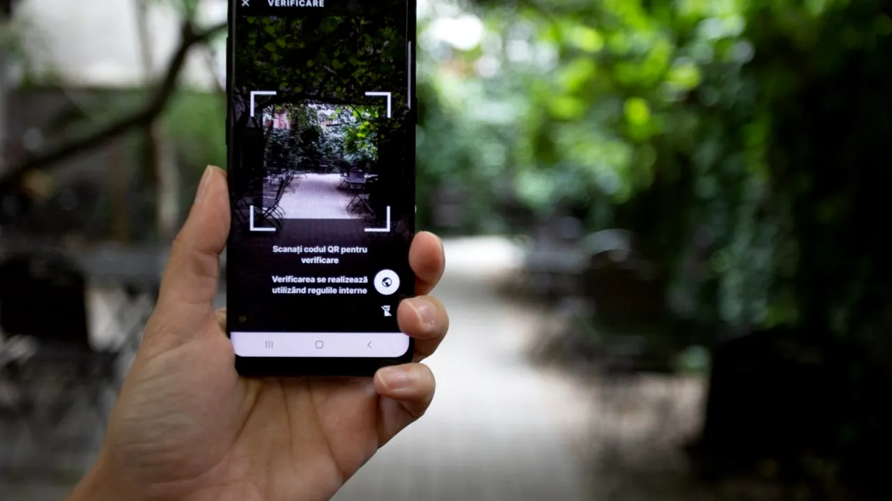 Autoritățile vor putea suspenda activitatea firmelor care ignoră regulile impuse pentru gestionarea pandemiei de COVID-19. Legea a fost promulgată de șeful statului