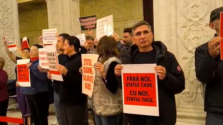 Bolojan, huiduit la tot pasul. Nici în Parlament nu are scăpare. Premierul este întâmpinat de nemulțumirile oamenilor
