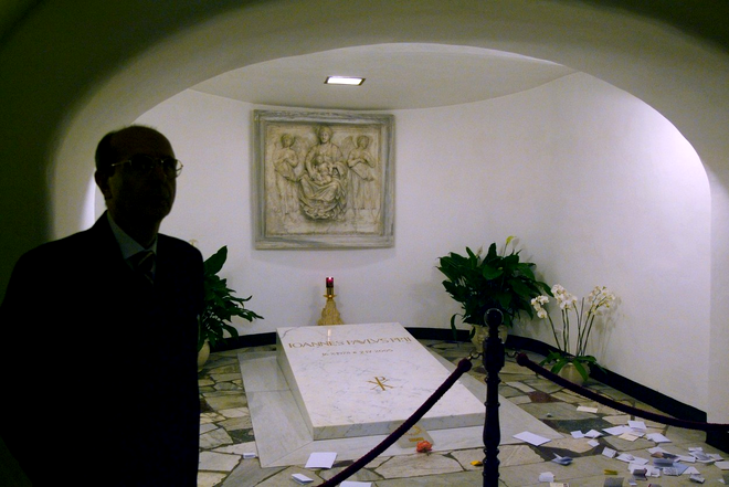 Mormântul lui Papa Ioan Paul al II-lea / Sursa foto: Profimedia