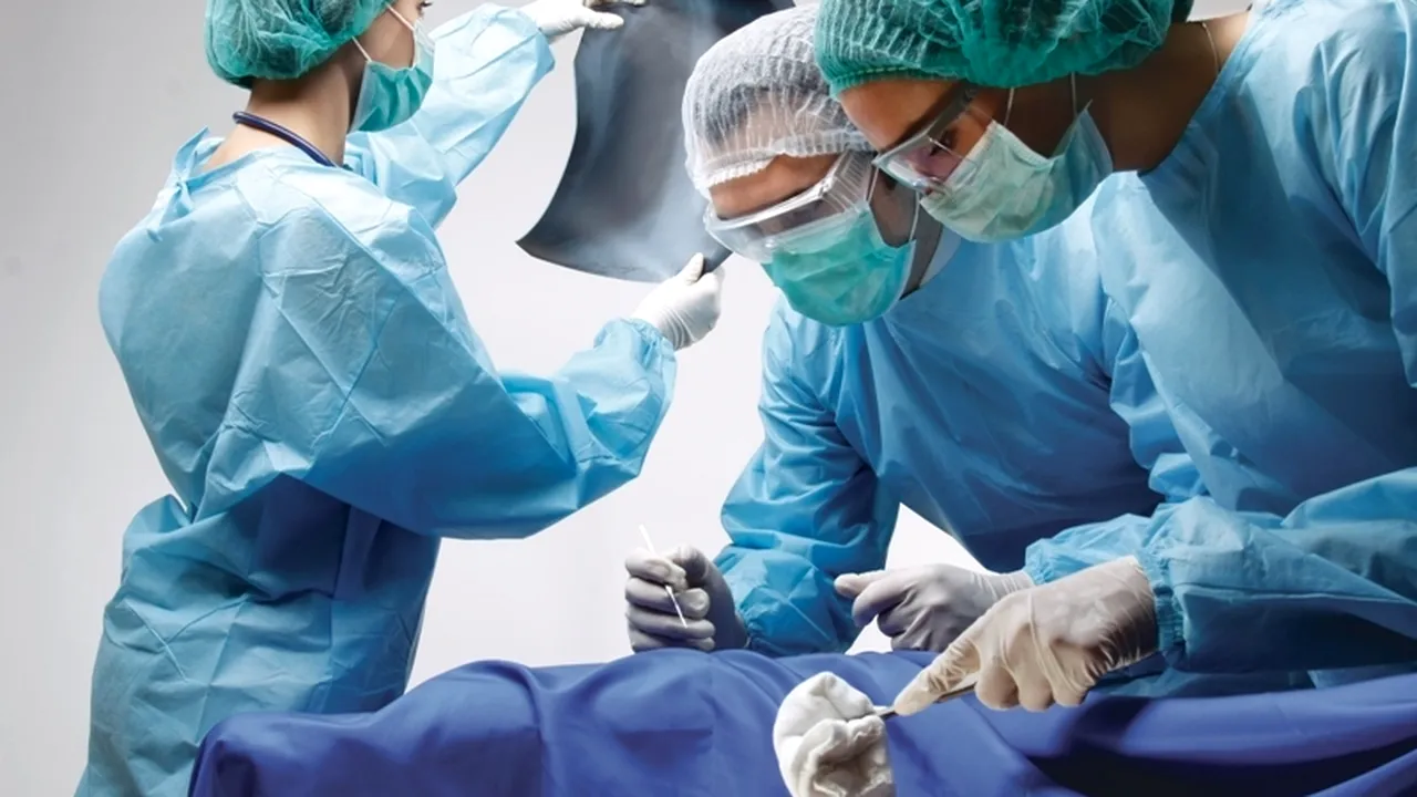 Procedură medicală de micșorare a inimii, realizată în premieră în Marea Britanie