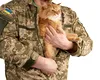 Povestea soldatului ucrainean și a pisicii lui, care au supraviețuit peste 4 ani în captivitate, în Rusia. Cum au fost eliberați