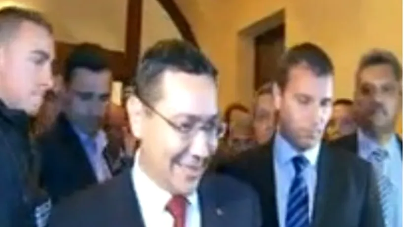Ponta, huiduit la Baia Mare. Cum l-a scos SPP-ul pe premier din mulțimea de protestatari