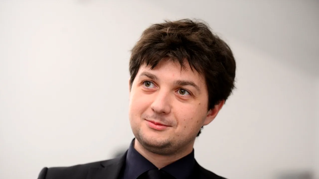 Casa RA-APPS în care locuiește în București secretarul de stat Valentin Șoneriu a fost spartă