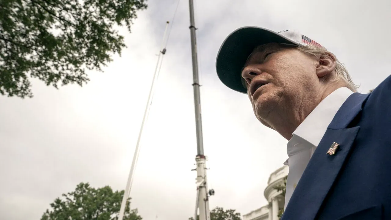 Trump vizitează „Alligator Alcatraz”, centru temporar de detenție pentru migranți din Florida