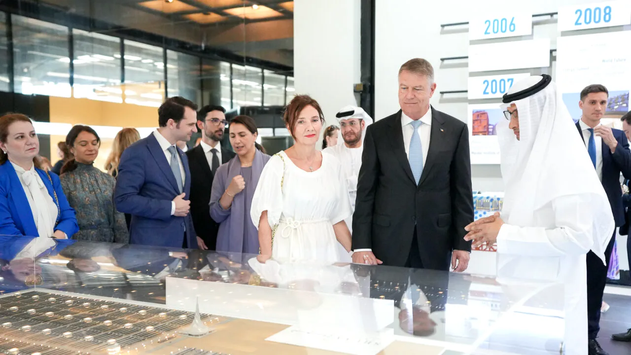 Președintele, a doua zi în Emiratele Arabe Unite. Klaus Iohannis: „O tranziţie verde de succes presupune investiţii în educaţie şi personal calificat”