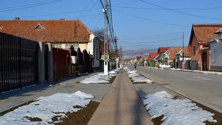 După ce a asfaltat drumuri în câmp, această comună și-a făcut pistă de biciclete. Primar: „Suntem primii în România