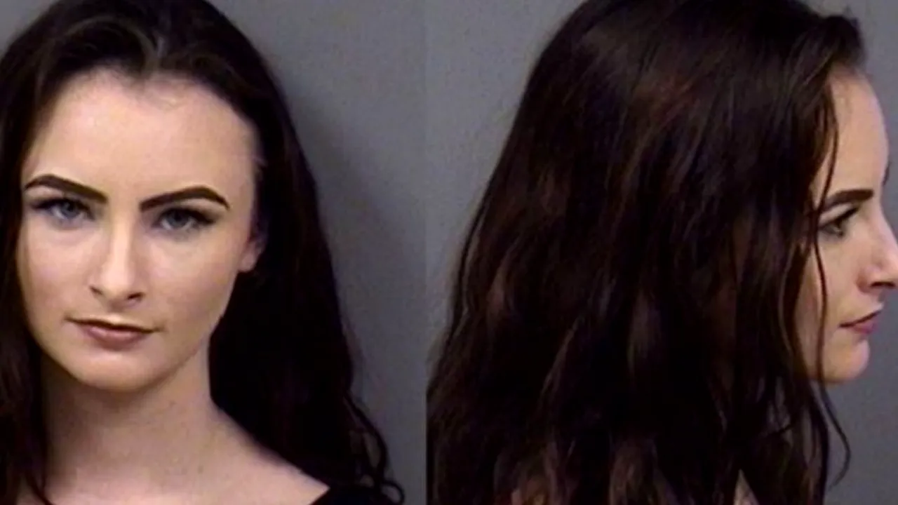 A găsit niște mesaje în telefonul iubitei, dar mai bine nu se uita. Tânăra l-a snopit în bătaie și l-a lăsat într-o baltă de sânge, rănindu-l mai ales în zona intimă