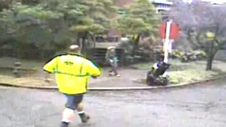 Cum a salvat șoferul unei mașini de gunoi un bebeluș. VIDEO 