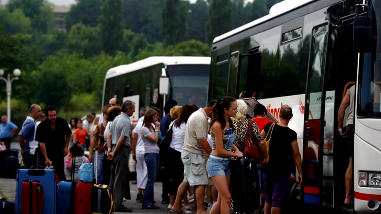 Profilul turistului român care pleacă în vacanță cu autocarul.