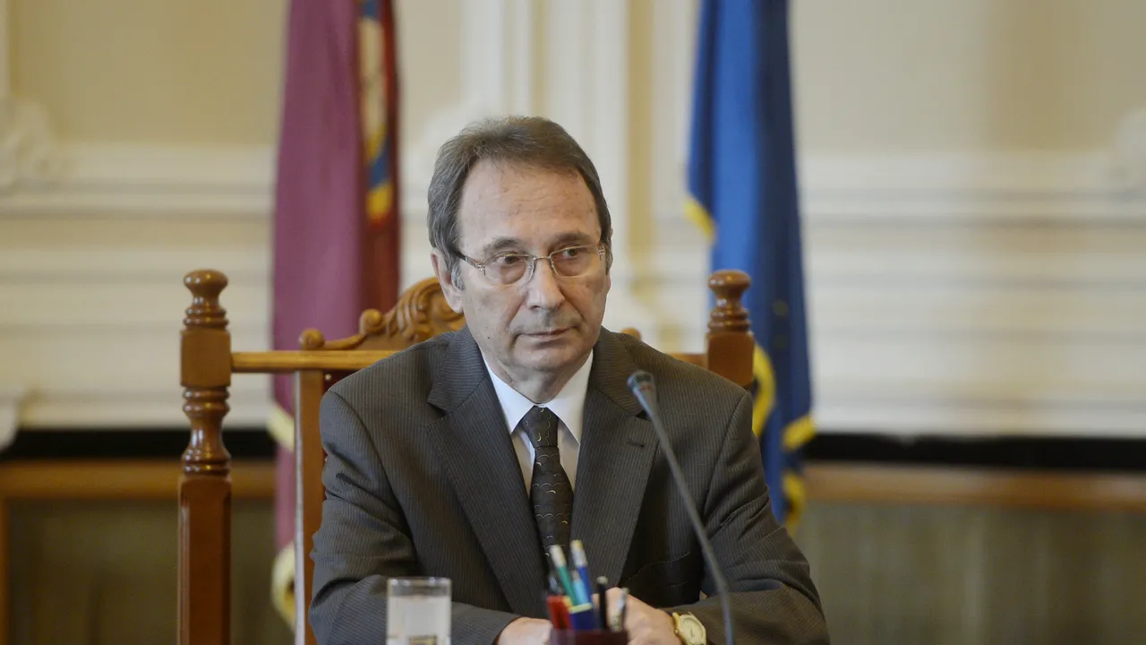 Cine este noul președinte al Curții Constituționale. „N-am vrea să fim arbitru de ring