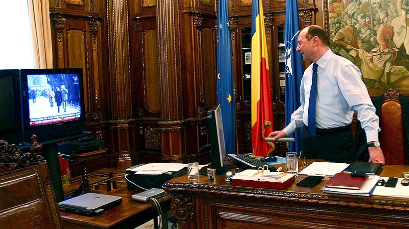 Băsescu îi transmite lui Ponta „să se mai gândească: „Răspunde solicitării stăpânilor de la Antena 3. Cât a ținut, în realitate, Pacea de la Cotroceni