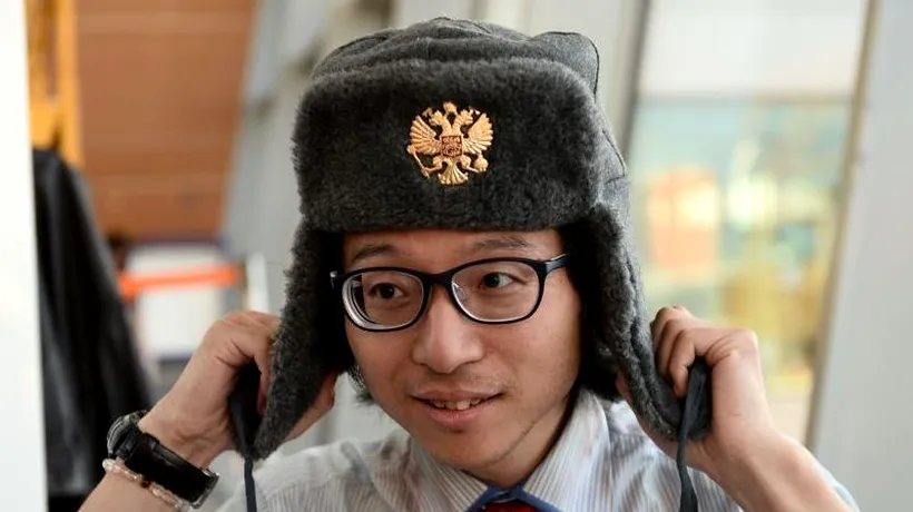 Un Edward Snowden japonez, blocat pe un aeroport moscovit, îi cere ajutorul lui Vladimir Putin: Mi-e foame