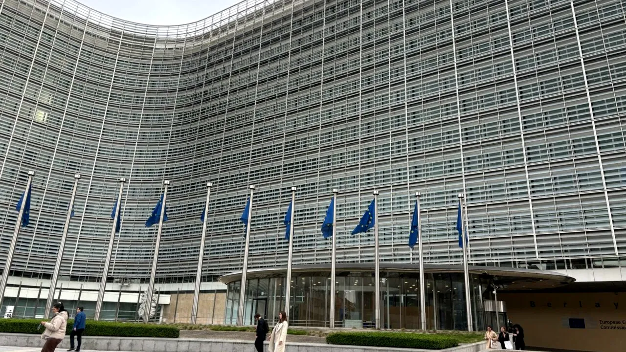 Românii nu vor mai arăta buletinul la frontierele aeriene și maritime interne ale UE începând din 31 martie, odată cu intrarea în Spațiul Schengen