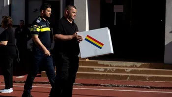 Zeci de mii de DEȚINUȚI vor să voteze la URNA MOBILĂ în turul decisiv pentru alegerea președintelui