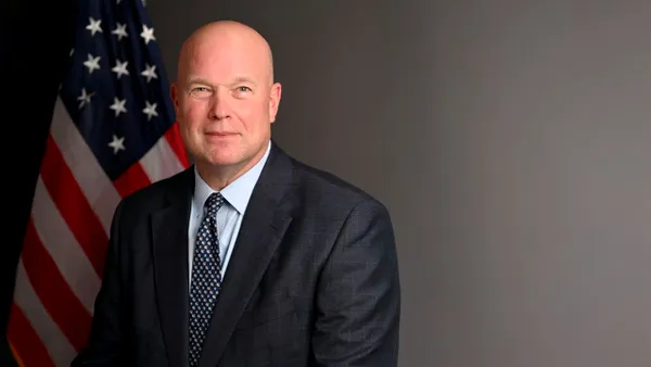 Ambasadorul american la NATO le cere europenilor să-și mute forțele militare spre est deoarece este posibilă declanșarea unui conflict