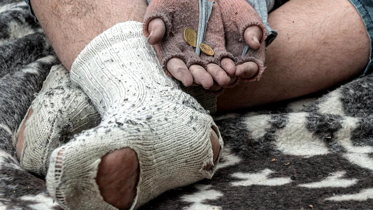 București: Un bărbat a fost ÎNJUNGHIAT de un cerșetor pentru că a refuzat să îi dea doi lei