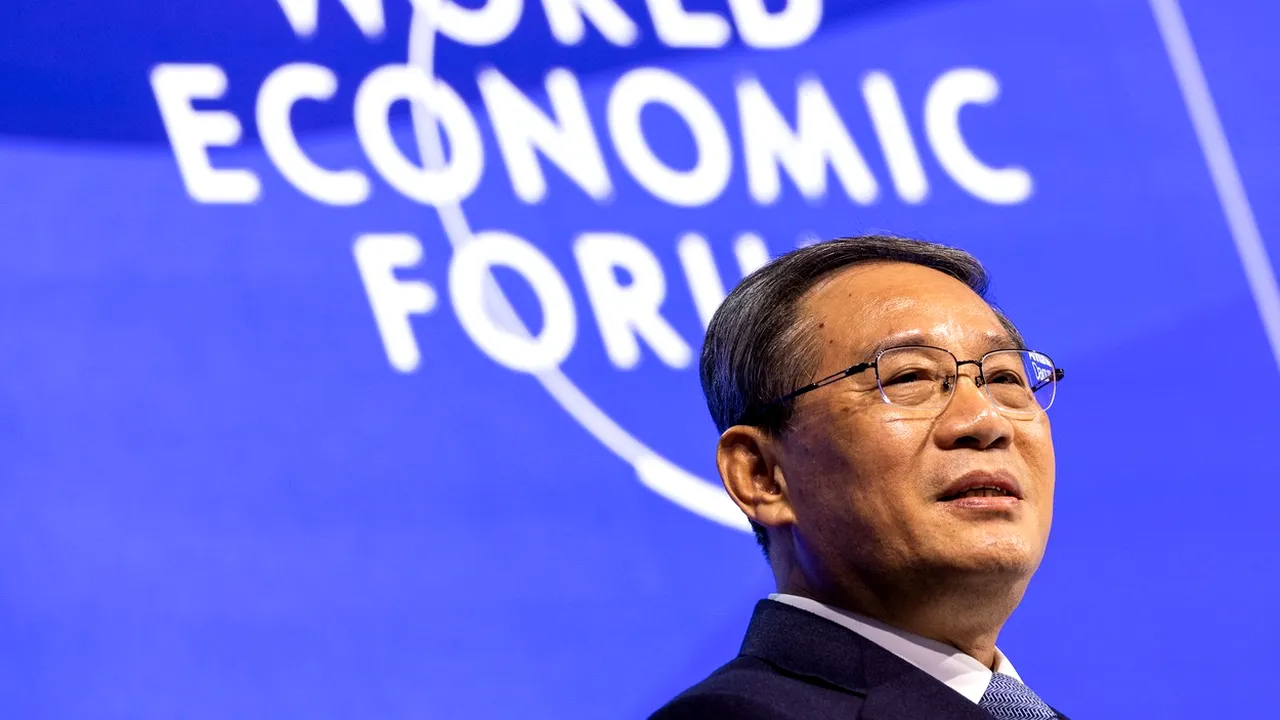 Premierul Li Qiang a încercat, la Davos, să promoveze mediul economic din China și a denunțat linia protecționistă a SUA