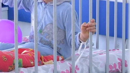 Cine este vinovat pentru copiii legați de paturi. Explicațiile Protecției Copilului Buzău